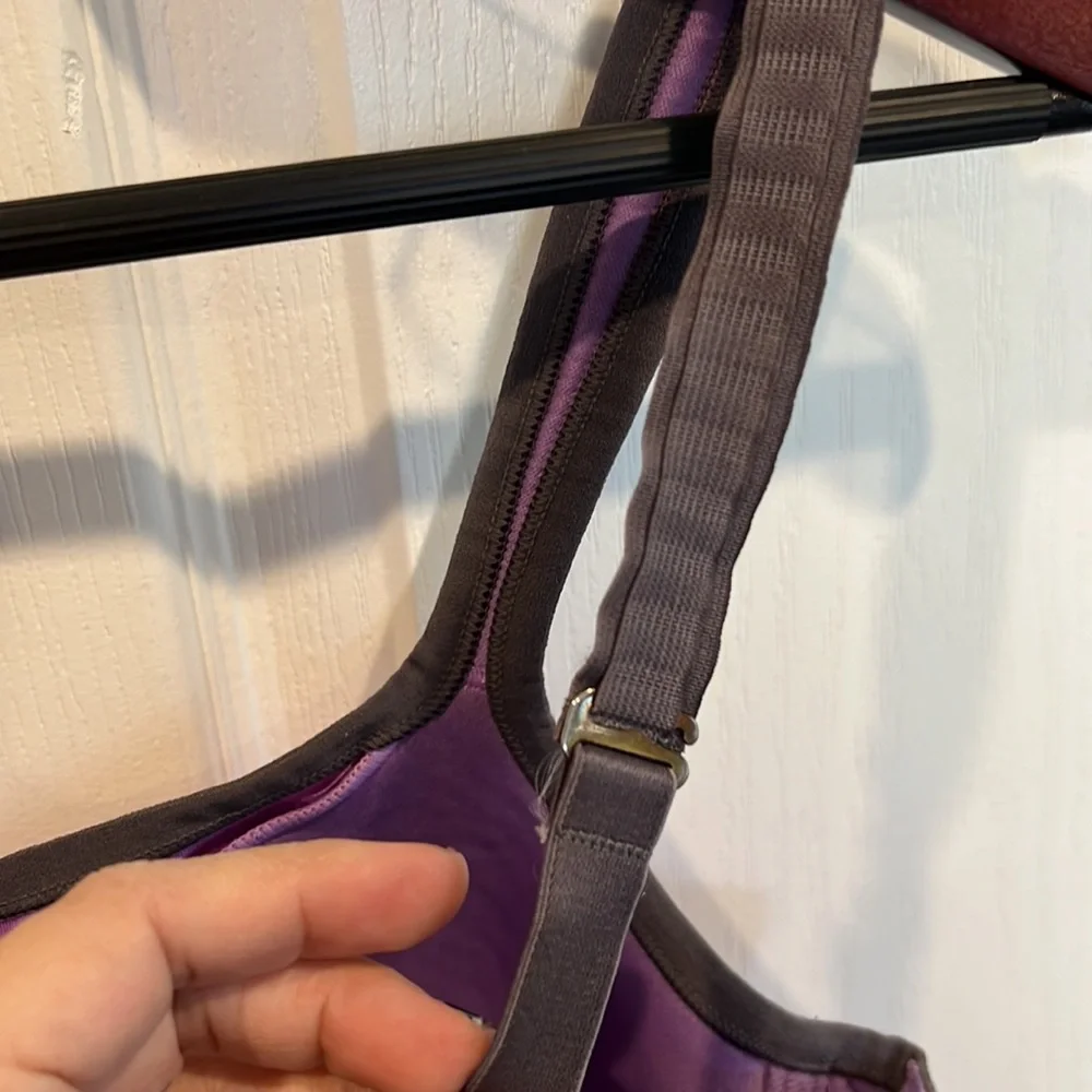Natori sports bra 34C - Picture 5 of 8